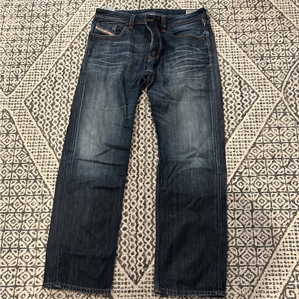 Diesel Larkee straight leg button fly jeans EUC. Size 36 w 32 L